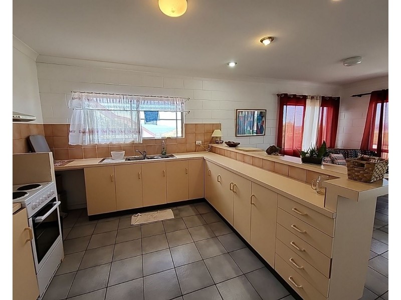 1/12 Poinciana Drive, Bowen QLD 4805