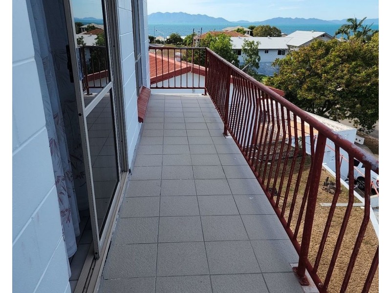 1/12 Poinciana Drive, Bowen QLD 4805