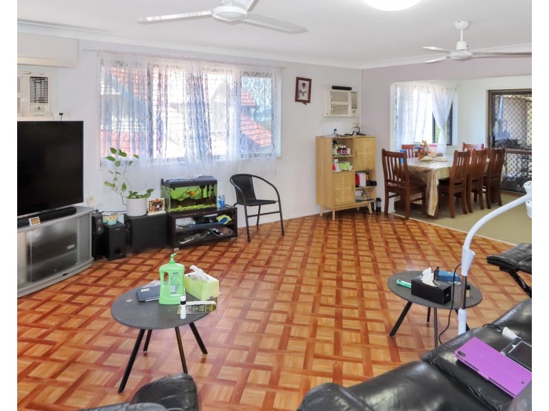 27 Mitchell Street, Bowen QLD 4805