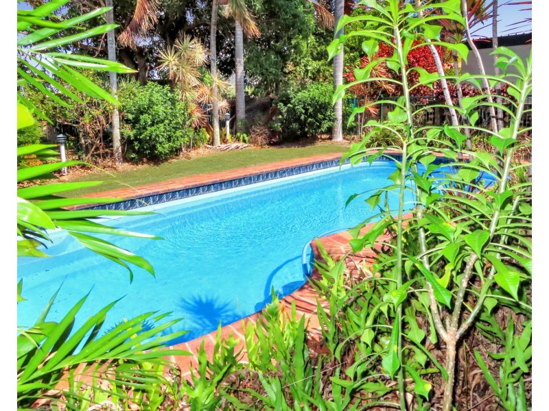 27 Mitchell Street, Bowen QLD 4805