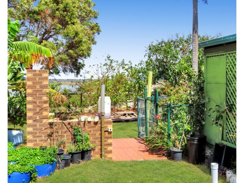 27 Mitchell Street, Bowen QLD 4805