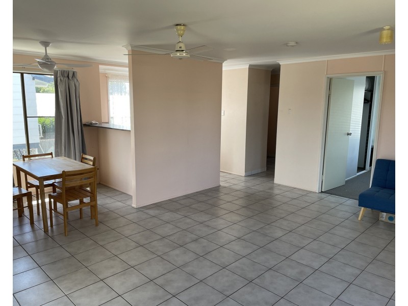 2/17 Williams Street, Bowen QLD 4805