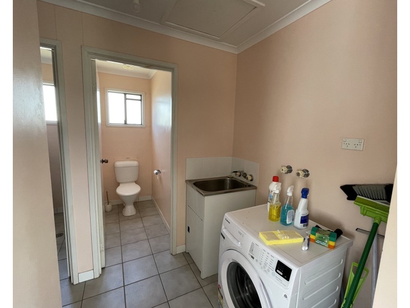2/17 Williams Street, Bowen QLD 4805
