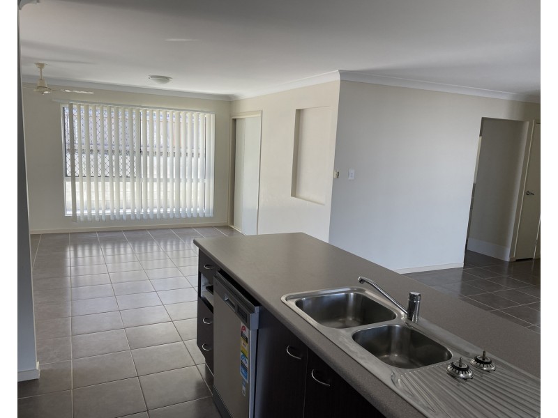 4 Seacove Crescent, Bowen QLD 4805