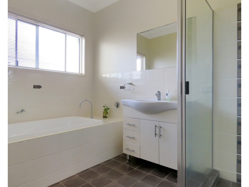 7 Sunshine Court, Bowen QLD 4805