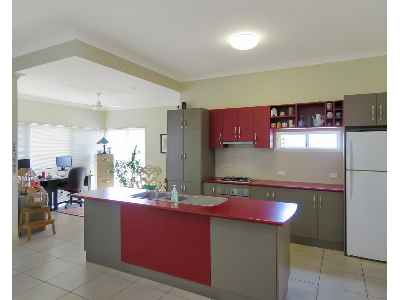 7 Sunshine Court, Bowen QLD 4805