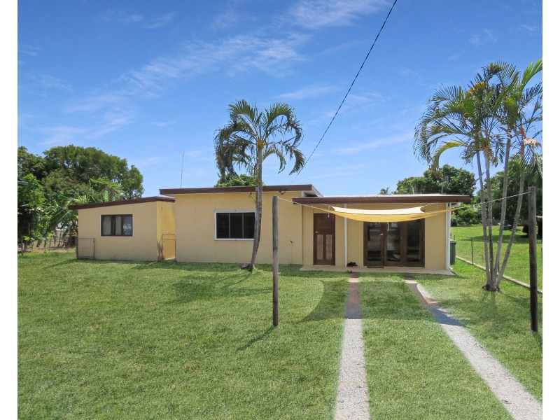 54 Tracey Street, Bowen QLD 4805