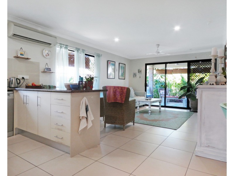 1/23 Tea Tree Close, Bowen QLD 4805