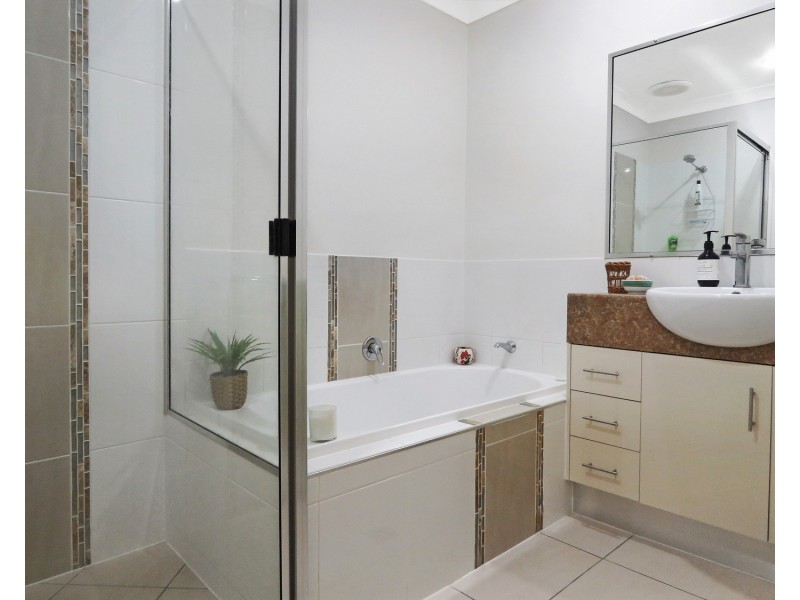 1/23 Tea Tree Close, Bowen QLD 4805