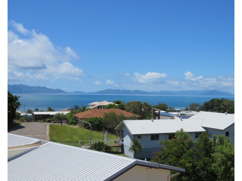 1/10 Poinciana Drive, Bowen QLD 4805