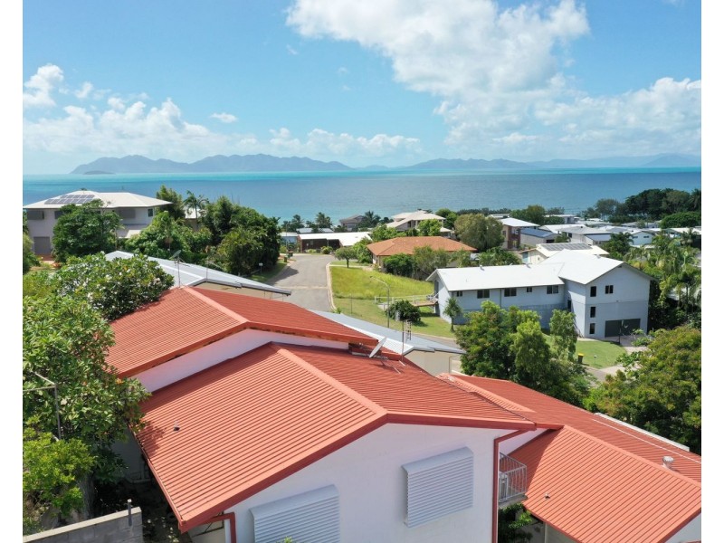 1/10 Poinciana Drive, Bowen QLD 4805