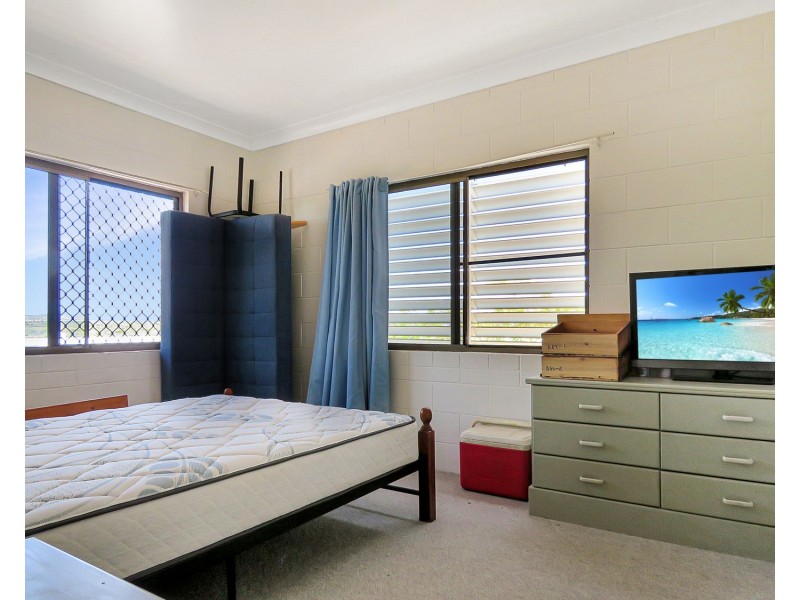 1/10 Poinciana Drive, Bowen QLD 4805