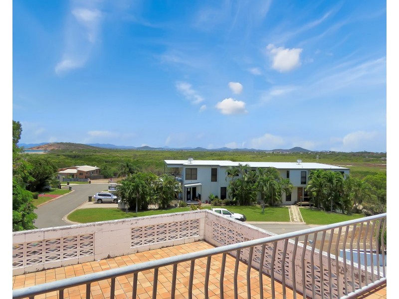 1/10 Poinciana Drive, Bowen QLD 4805