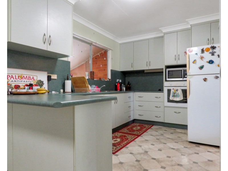 2 Murray Avenue, Bowen QLD 4805