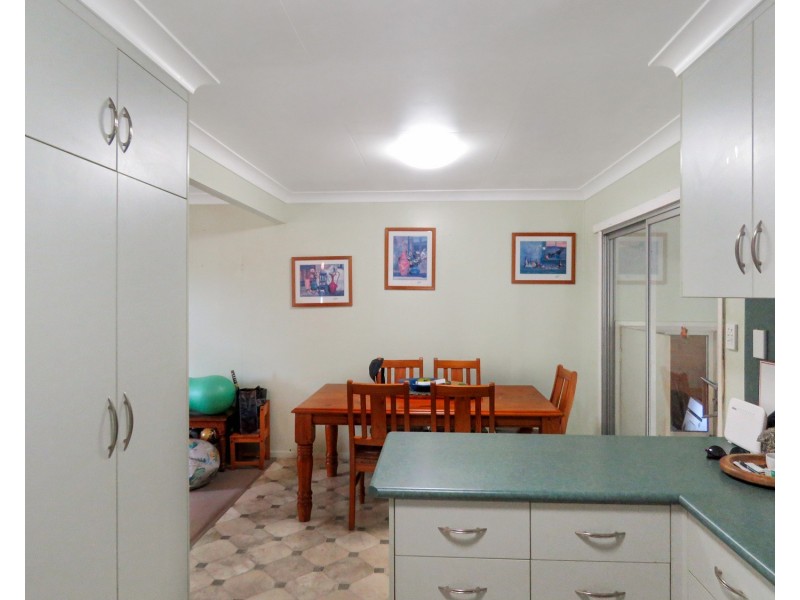 2 Murray Avenue, Bowen QLD 4805