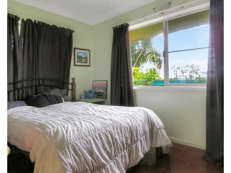 2 Murray Avenue, Bowen QLD 4805