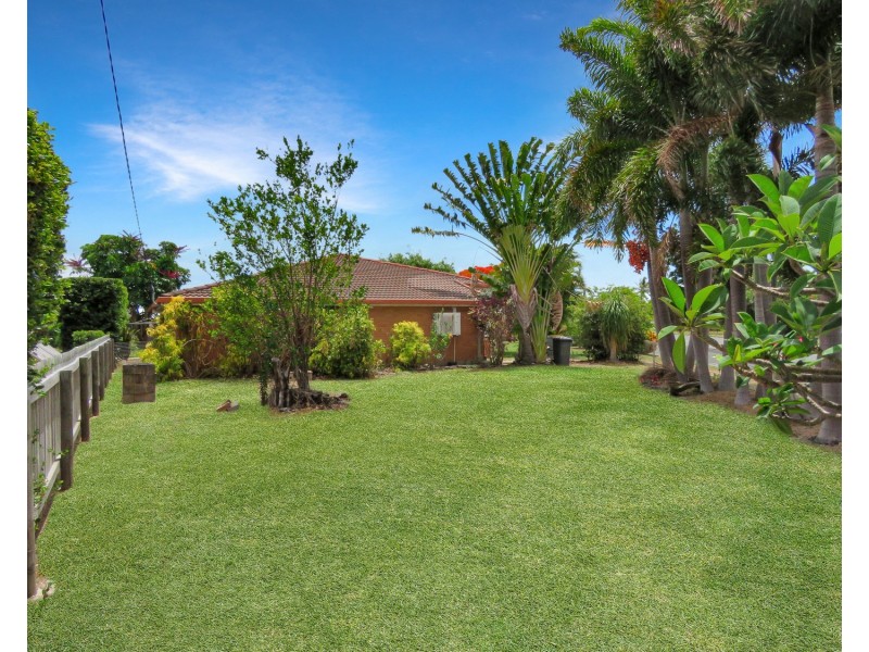 2 Murray Avenue, Bowen QLD 4805