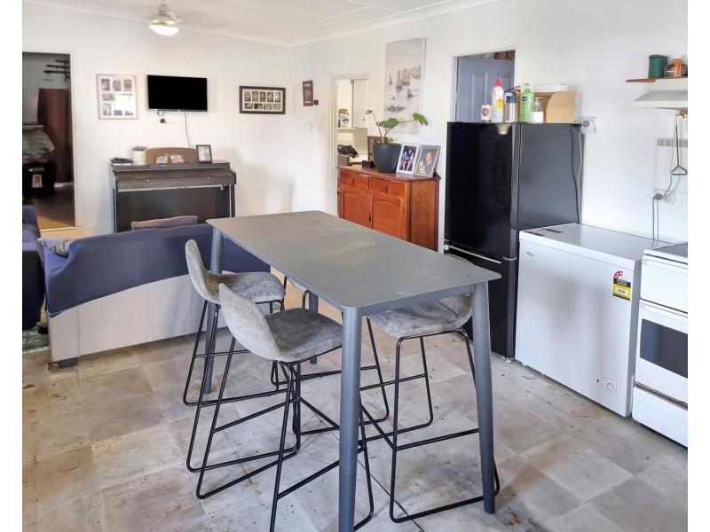 10 Philip Street, Bowen QLD 4805