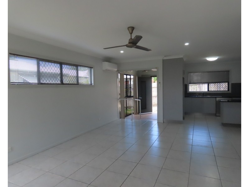4/25 Don Street, Bowen QLD 4805