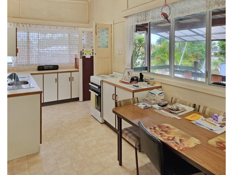 16 Tracey Street, Bowen QLD 4805