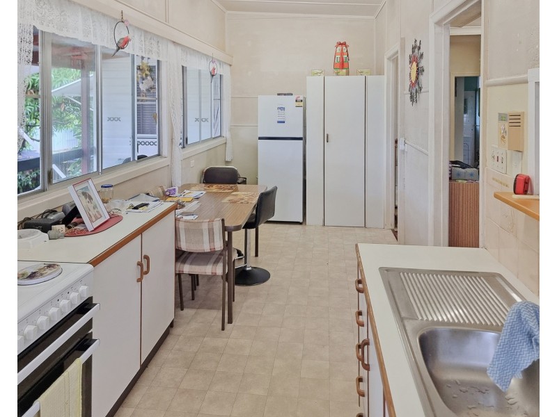 16 Tracey Street, Bowen QLD 4805