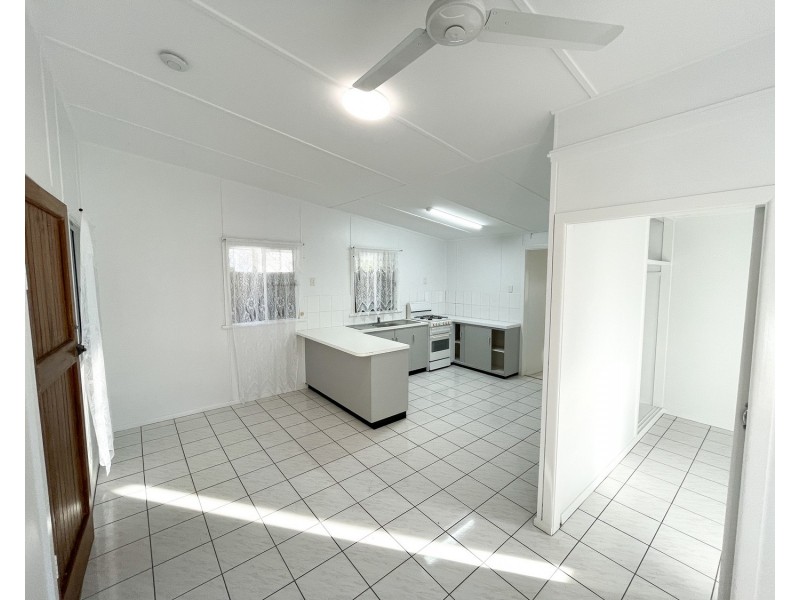 123 Queens Beach Esplanade, Bowen QLD 4805