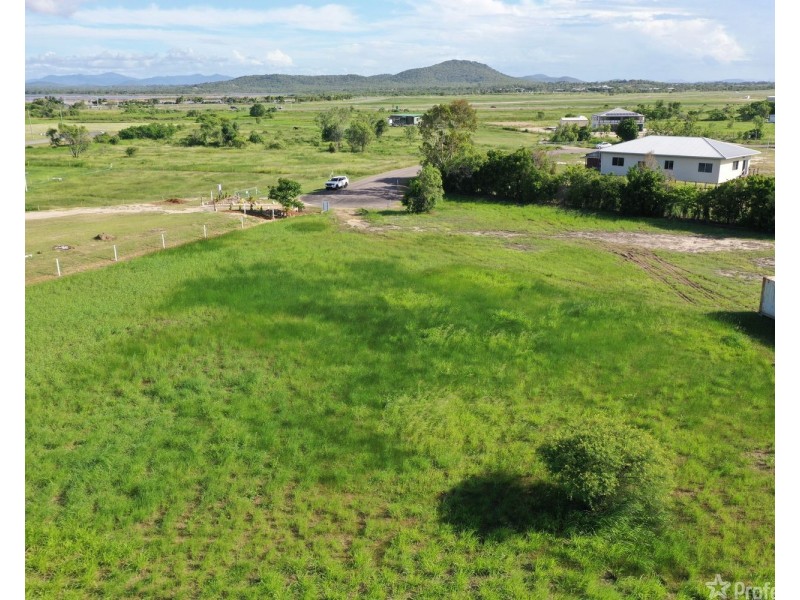 33 Ascot Crescent, Bowen QLD 4805
