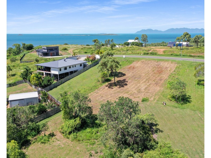 15 Harbourview Terrace, Bowen QLD 4805