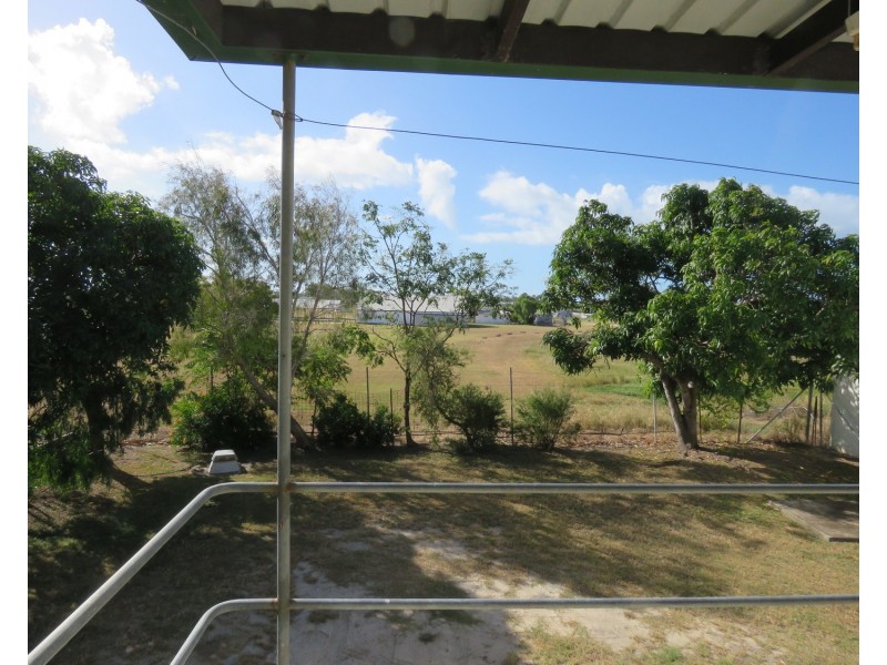 9 Fitzalan Street, Bowen QLD 4805