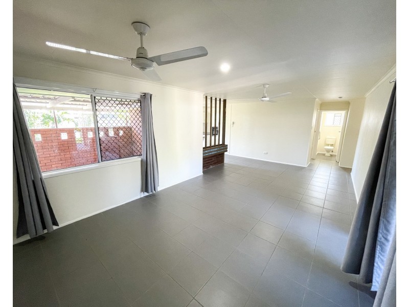 4 Robe Street, Bowen QLD 4805