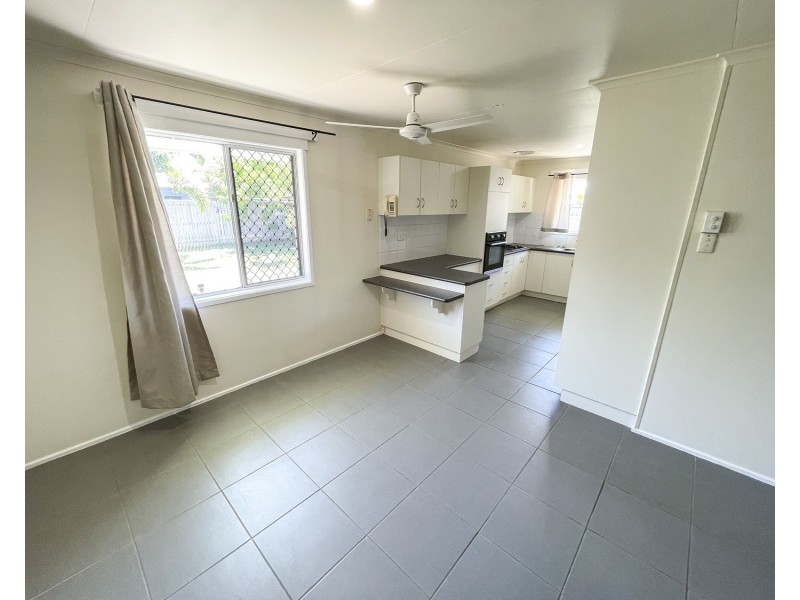 4 Robe Street, Bowen QLD 4805