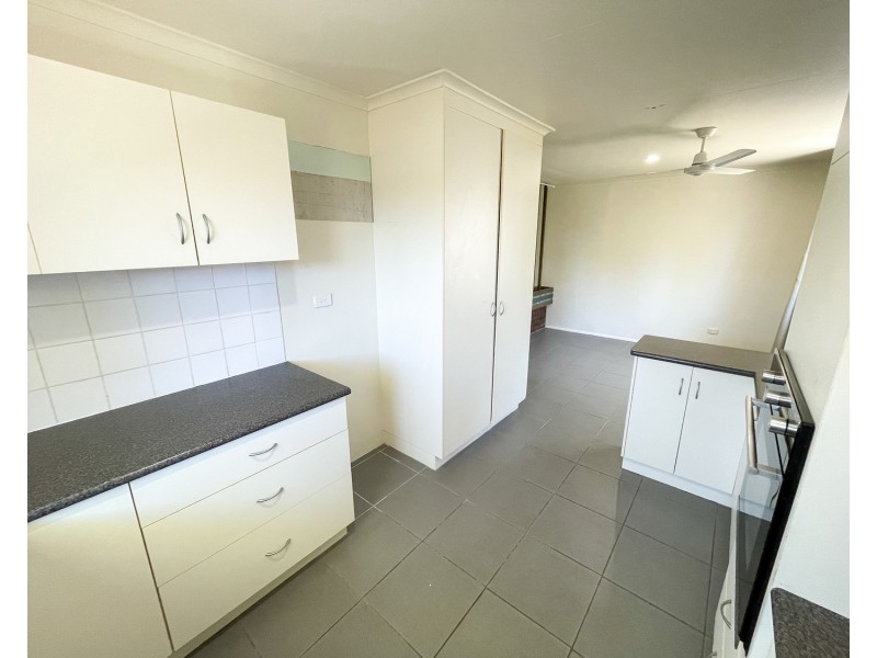 4 Robe Street, Bowen QLD 4805