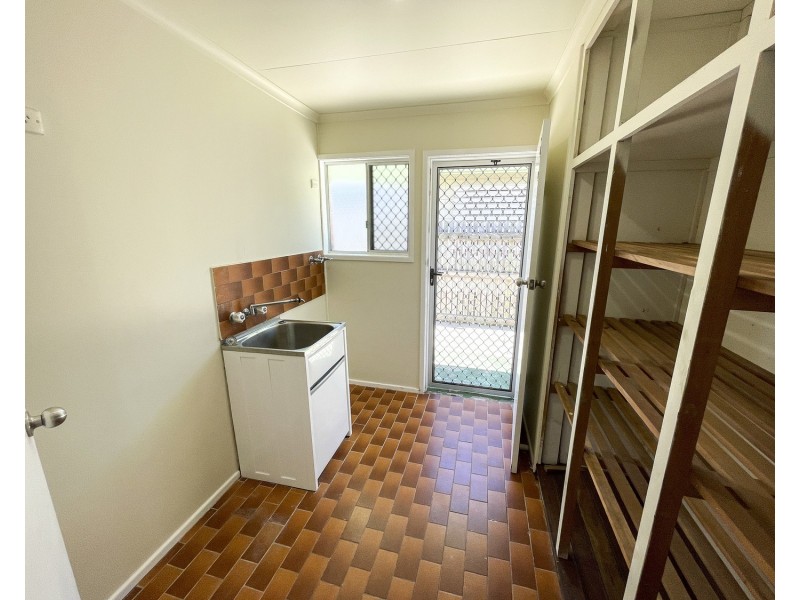 4 Robe Street, Bowen QLD 4805
