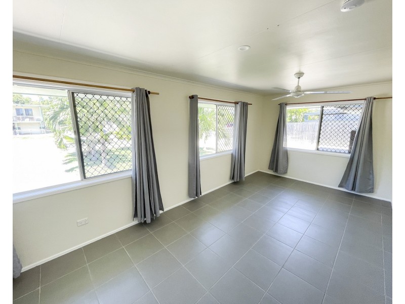 4 Robe Street, Bowen QLD 4805