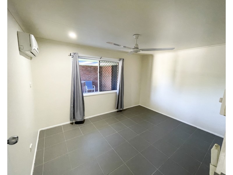 4 Robe Street, Bowen QLD 4805