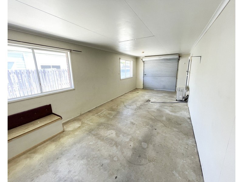 4 Robe Street, Bowen QLD 4805