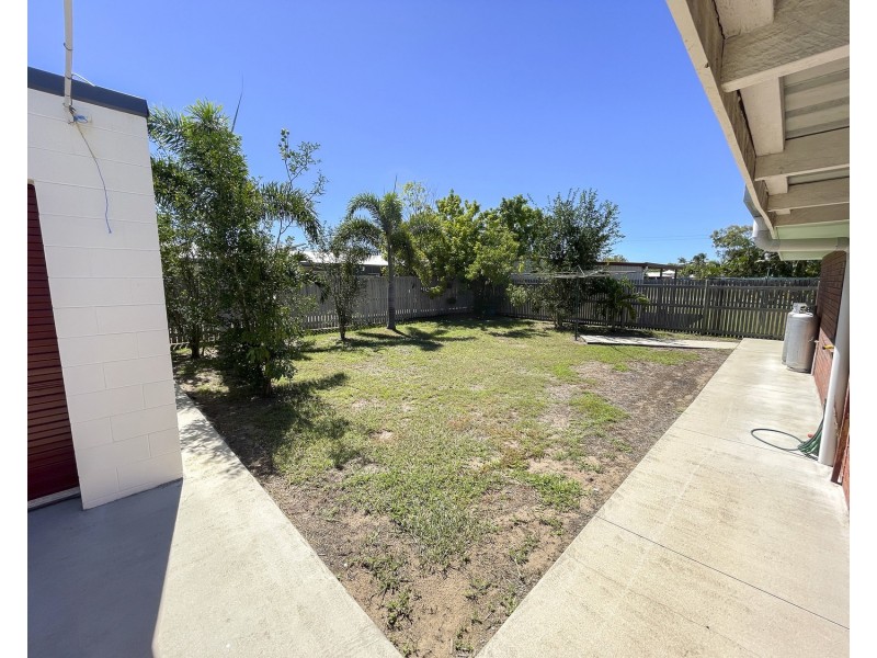 4 Robe Street, Bowen QLD 4805
