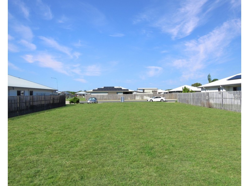 18 Hamilton Street, Bowen QLD 4805