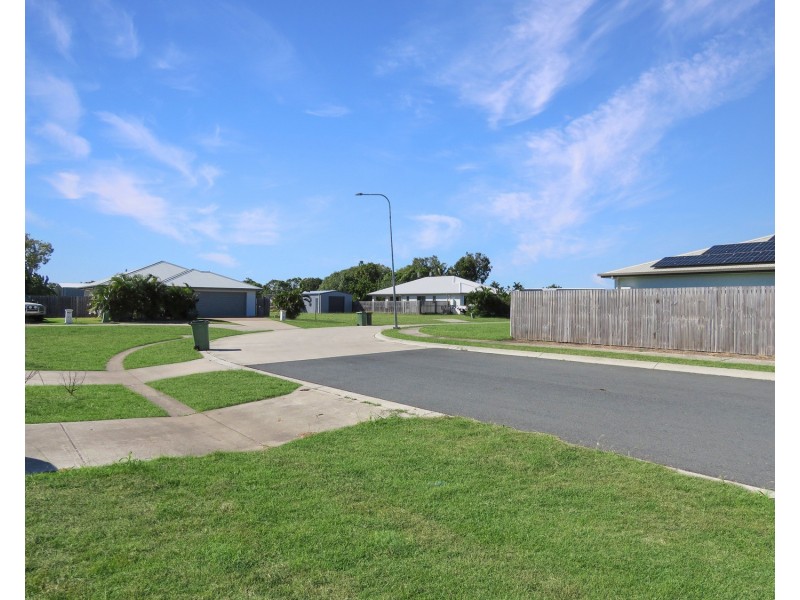 18 Hamilton Street, Bowen QLD 4805