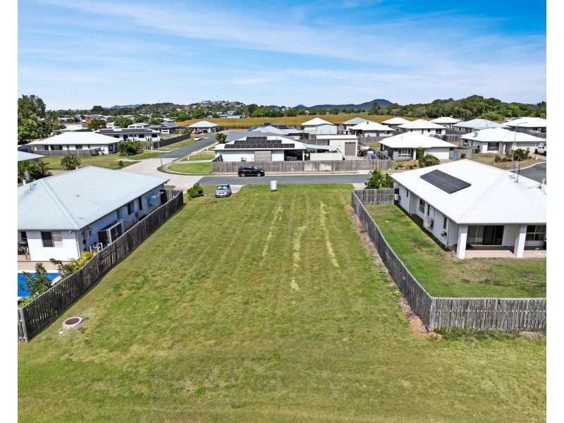 18 Hamilton Street, Bowen QLD 4805