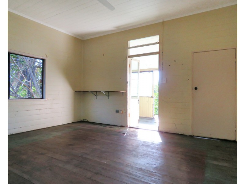 81 Queens Road, Bowen QLD 4805