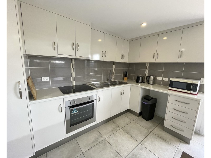 1/9 Gordon Street, Bowen QLD 4805