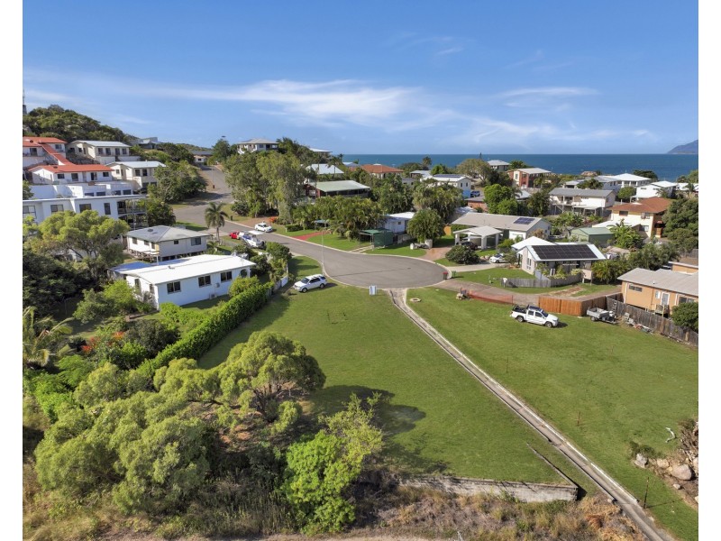 8 Lotus Lane, Bowen QLD 4805