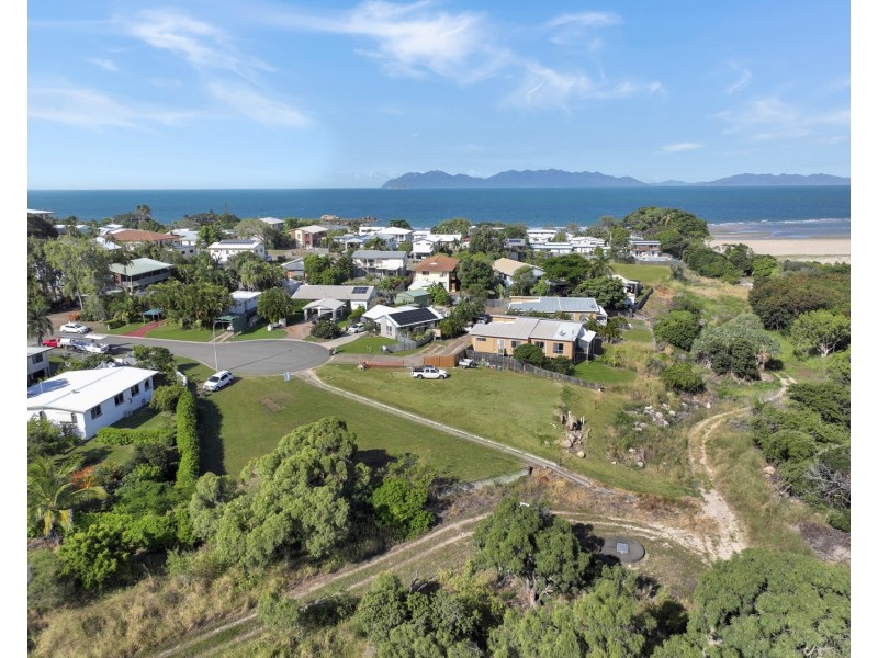 8 Lotus Lane, Bowen QLD 4805