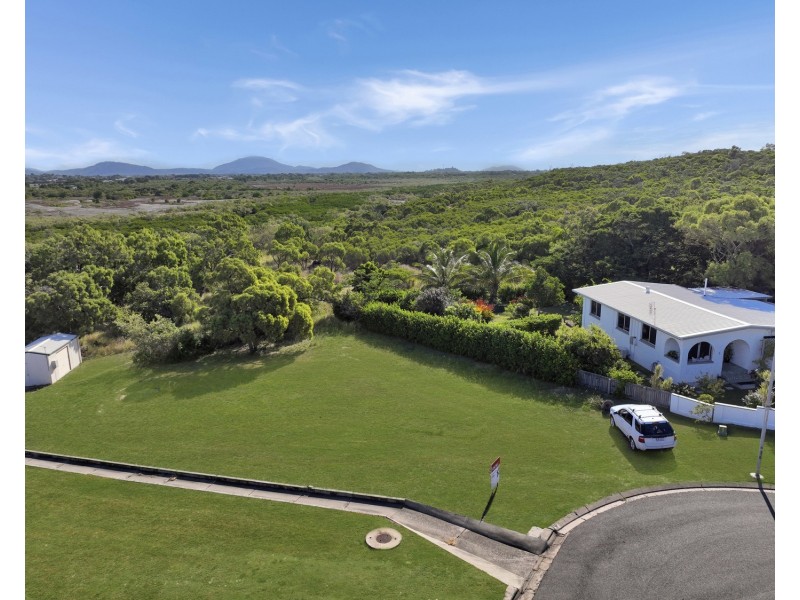 8 Lotus Lane, Bowen QLD 4805