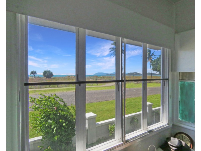 61 Queens Beach Esplanade, Bowen QLD 4805