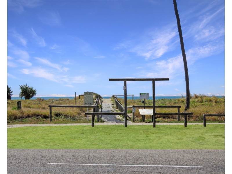 61 Queens Beach Esplanade, Bowen QLD 4805