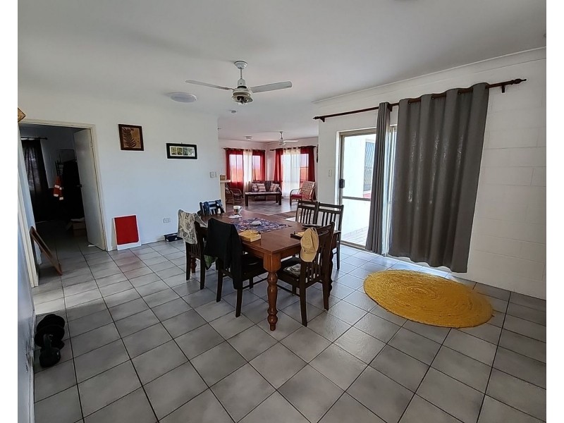 1/12 Poinciana Drive, Bowen QLD 4805