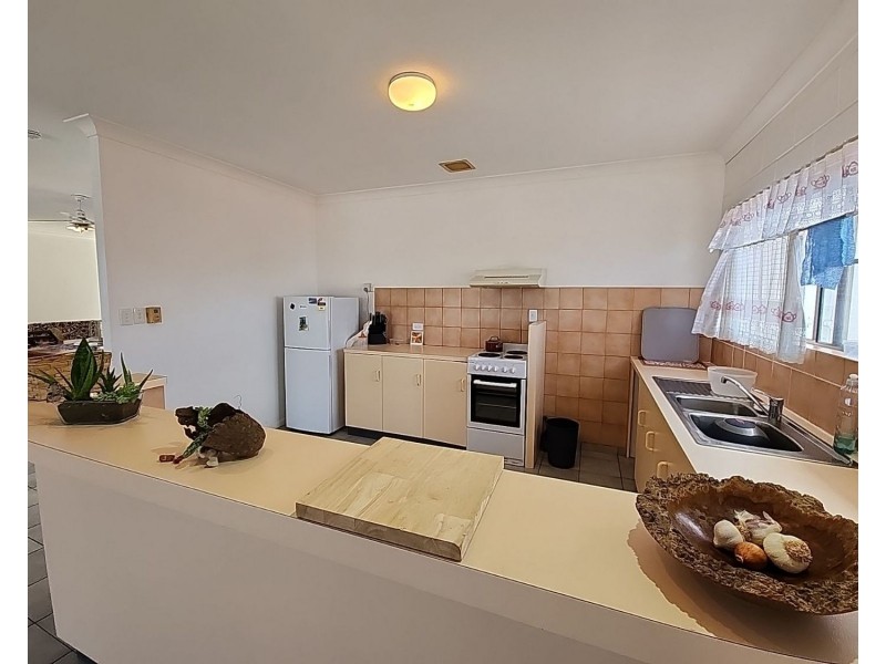 1/12 Poinciana Drive, Bowen QLD 4805