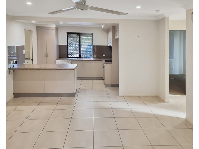 1/136 Soldiers Road, Bowen QLD 4805